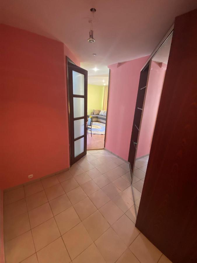 White New Apartments Ultracentral 2-Rooms In The Heart 基希讷乌 外观 照片