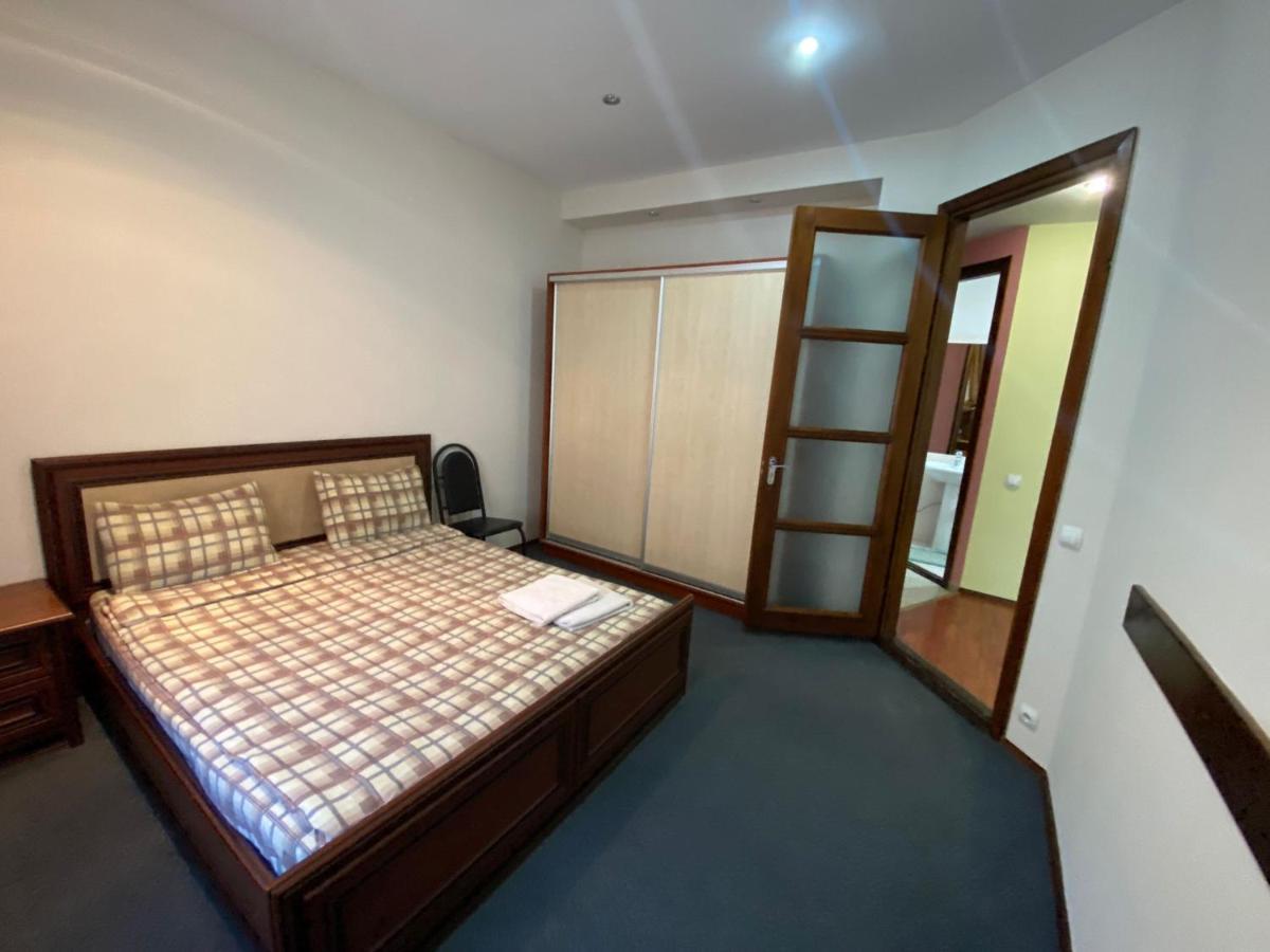 White New Apartments Ultracentral 2-Rooms In The Heart 基希讷乌 外观 照片