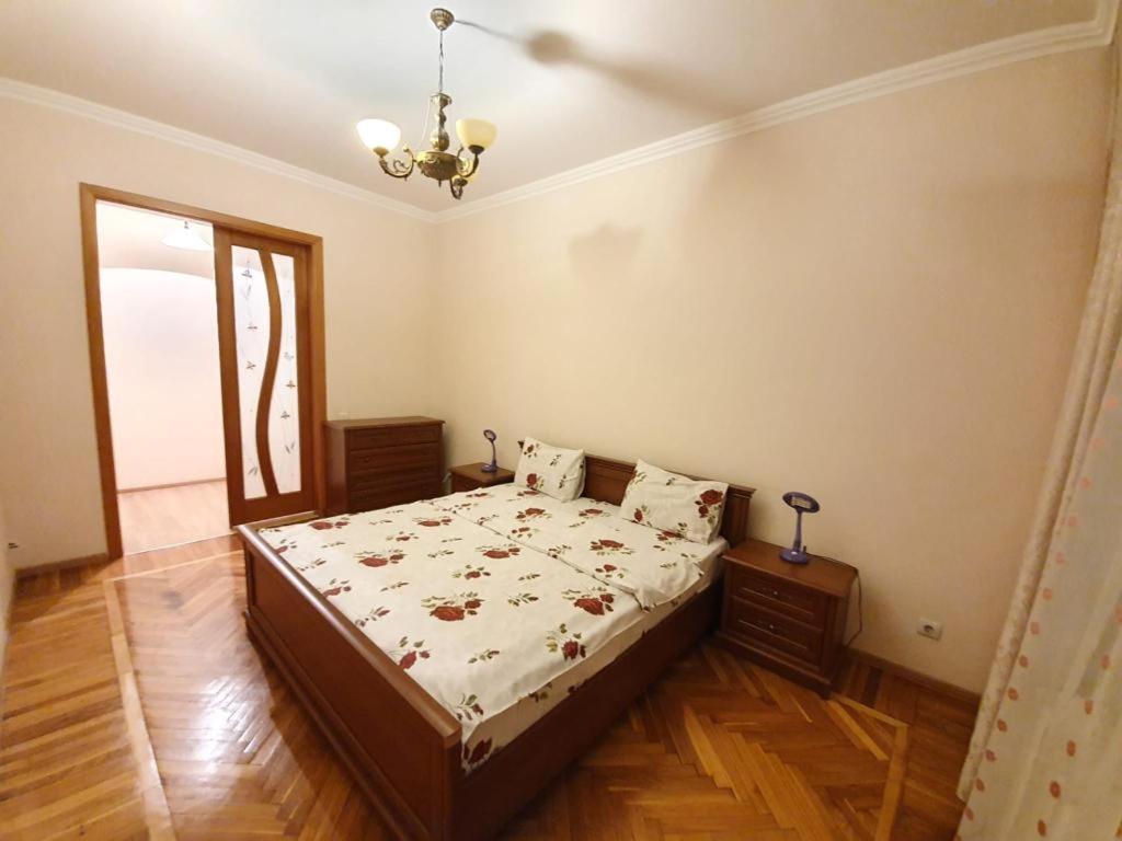 White New Apartments Ultracentral 2-Rooms In The Heart 基希讷乌 外观 照片