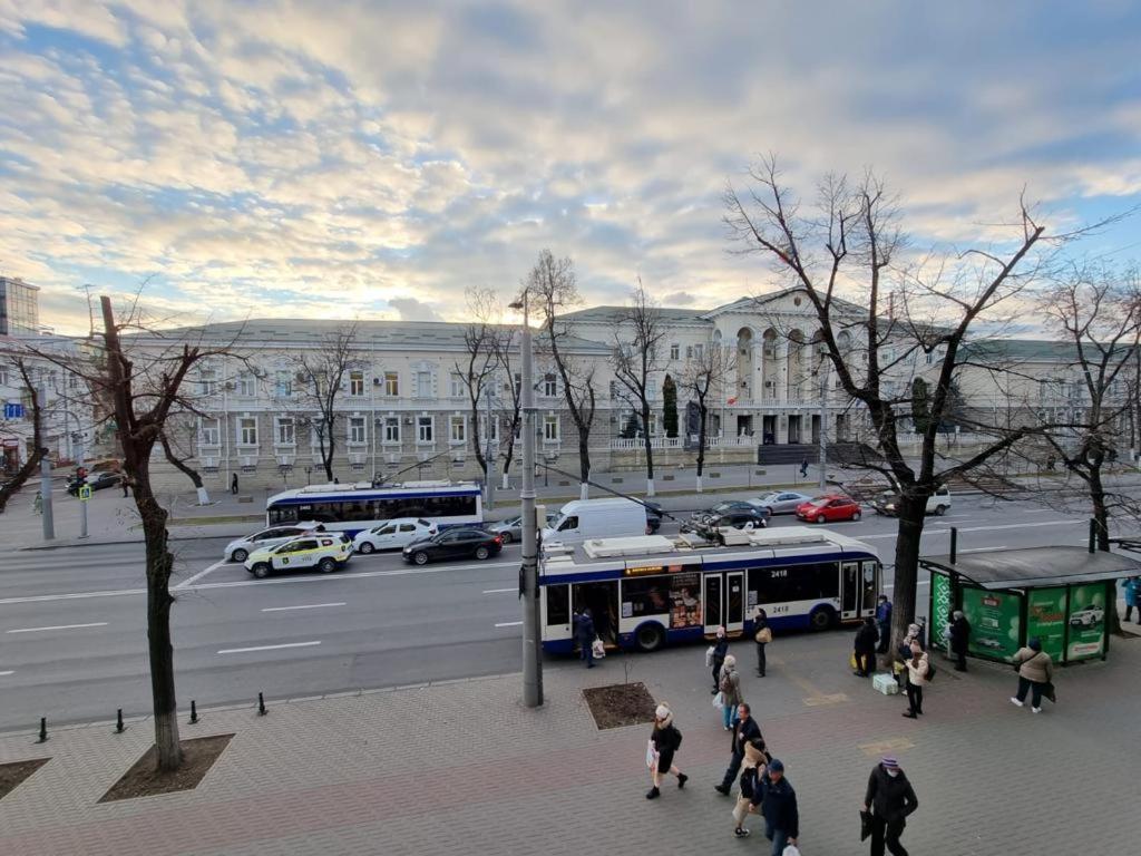 White New Apartments Ultracentral 2-Rooms In The Heart 基希讷乌 外观 照片