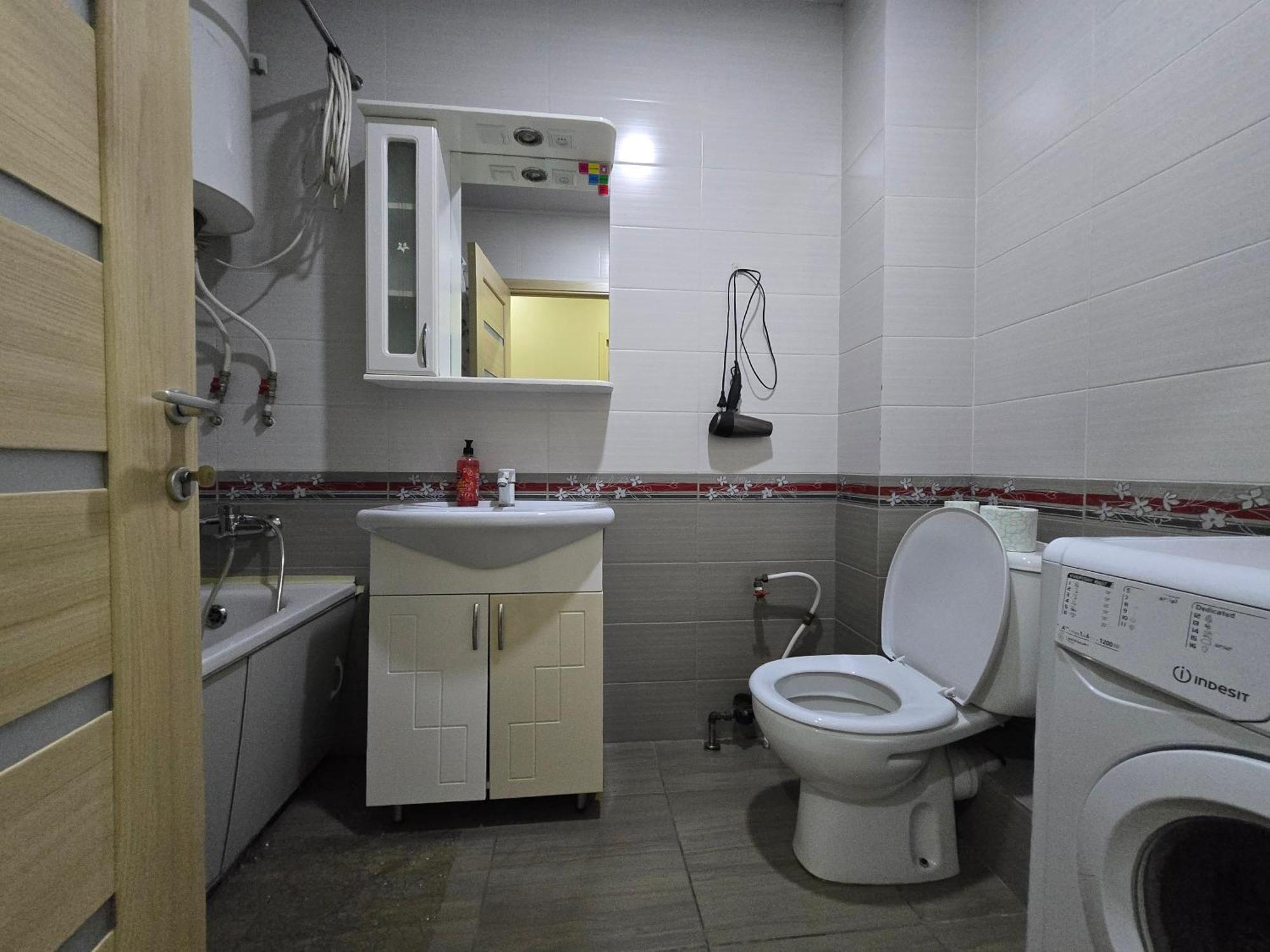 White New Apartments Ultracentral 2-Rooms In The Heart 基希讷乌 外观 照片